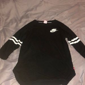 Nike quarter sleeve top